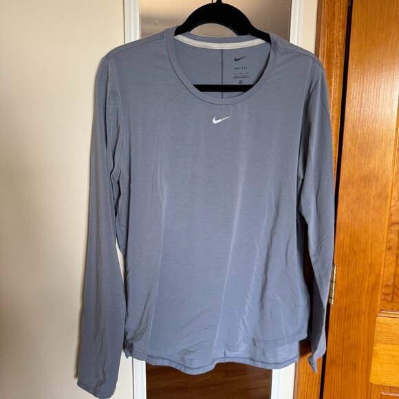 Nike Tops - Nike Women Long Sleeve Tees